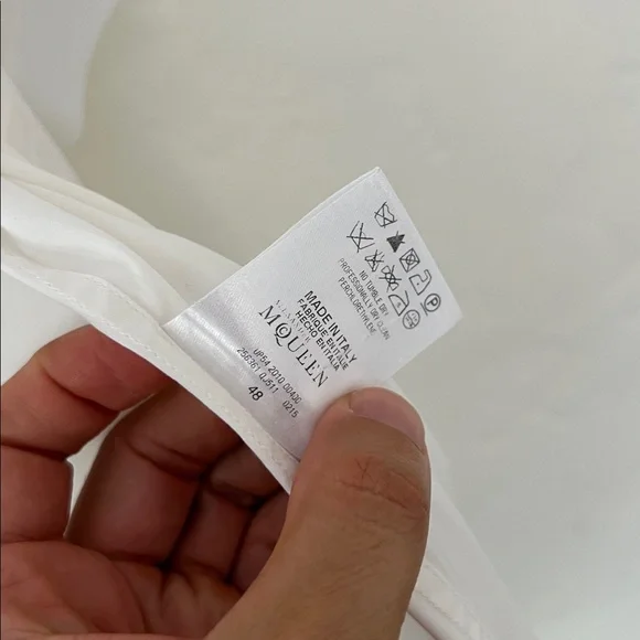 Alexander McQueen Classic White Button-Up Brad Shirt with jersey sleeves - Picture 3 of 7